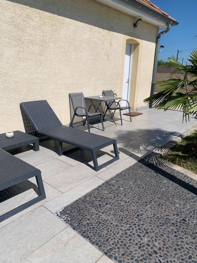 Studio Independant Avec Piscine Et Jardin L'Abergement-Sainte-Colombe Extérieur photo