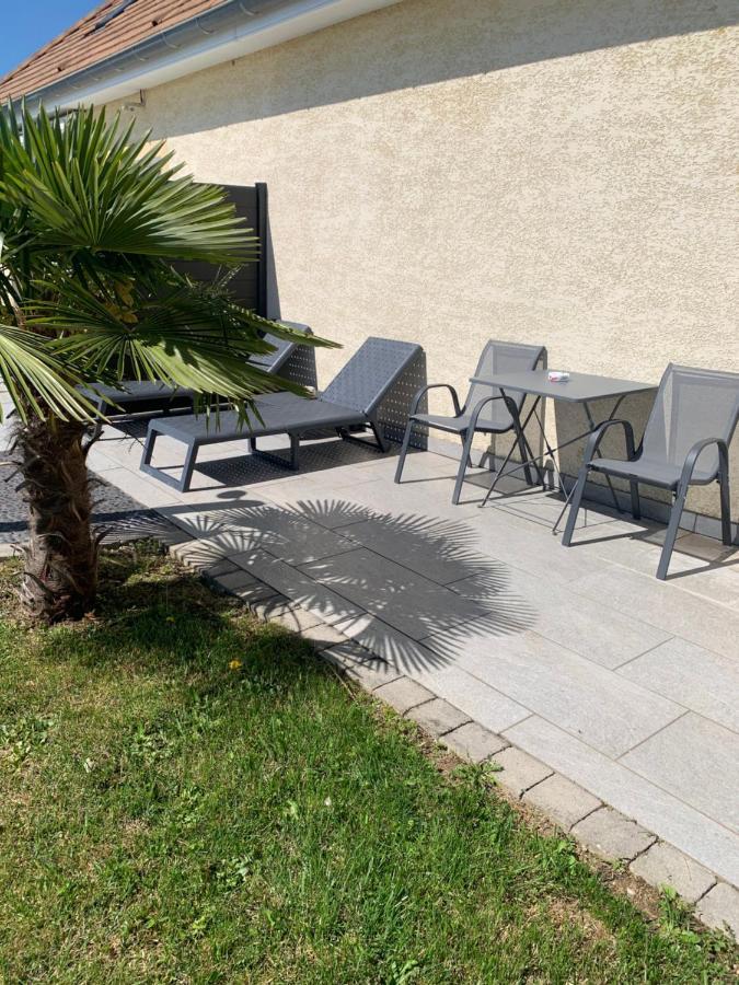 Studio Independant Avec Piscine Et Jardin L'Abergement-Sainte-Colombe Extérieur photo